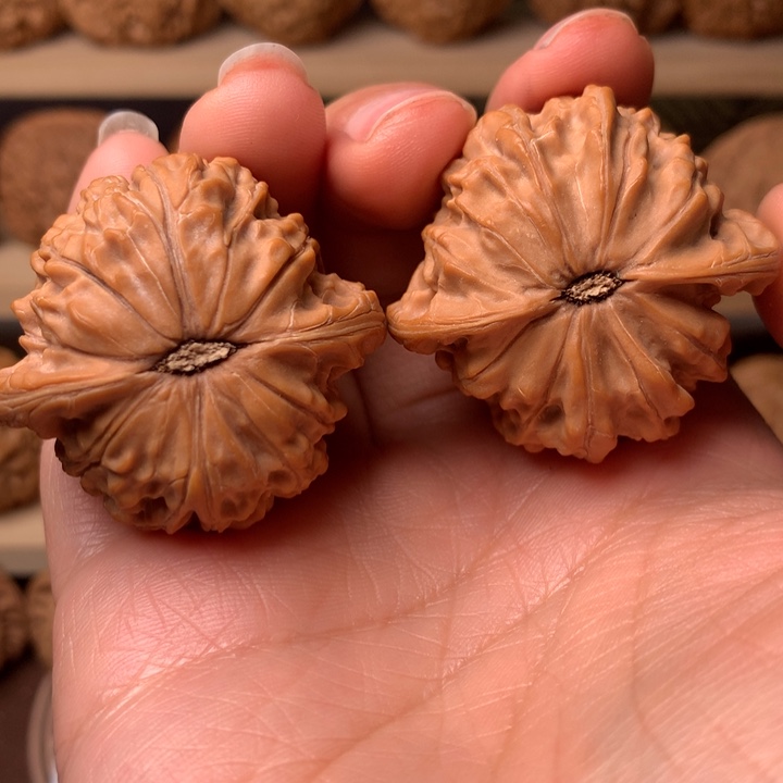 文玩核桃吊坠大*兄磨盘