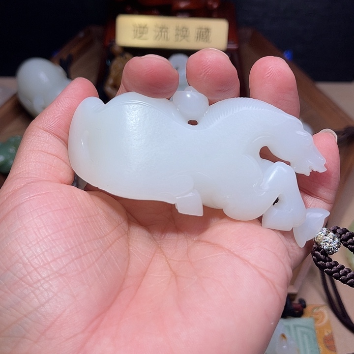 .***生和田玉未镶嵌颈饰