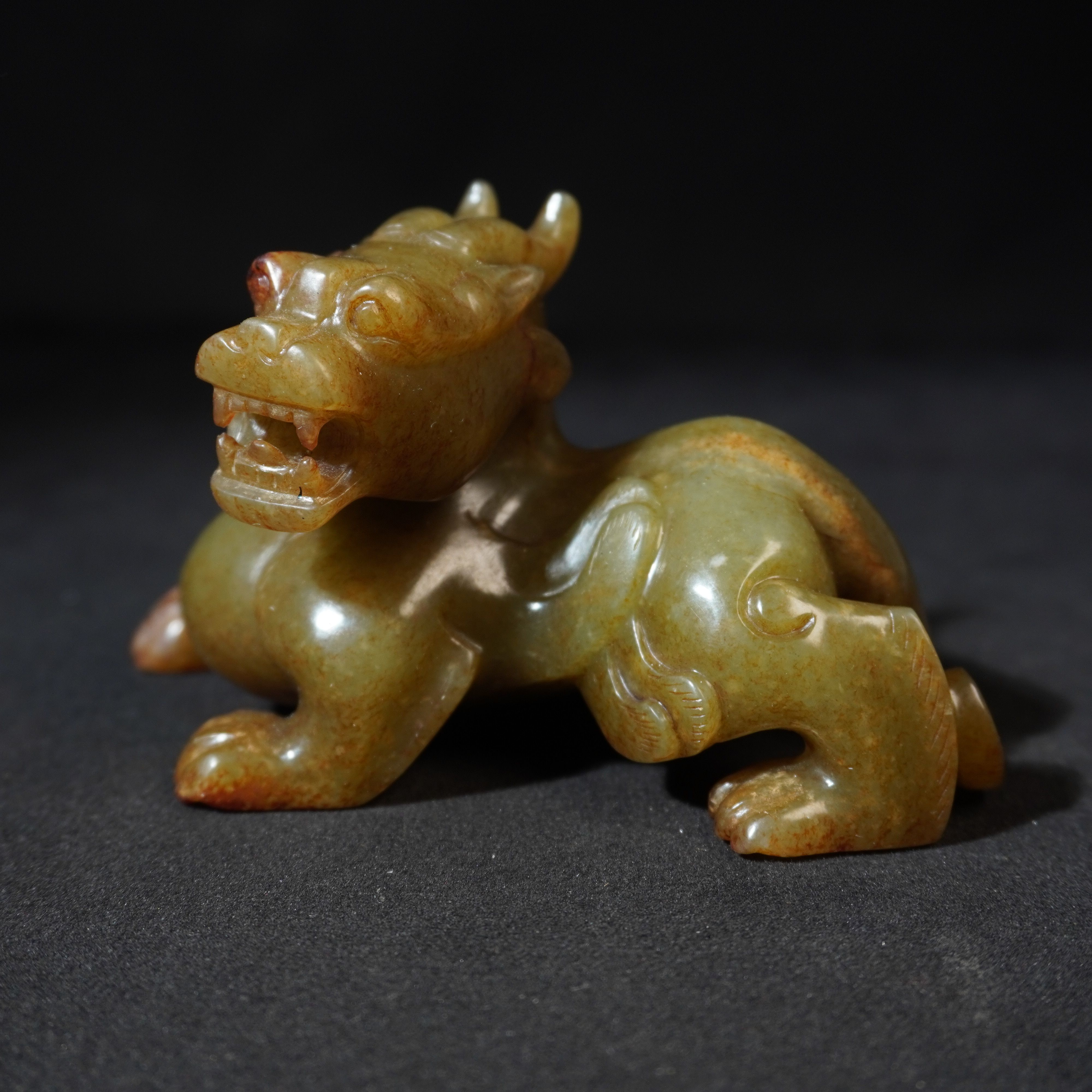 6SQ24 明 和田玉瑞兽摆件