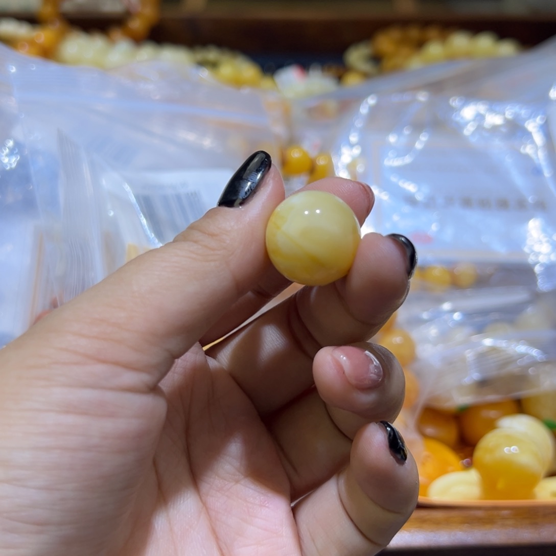 琥珀珠宝奇石未镶嵌