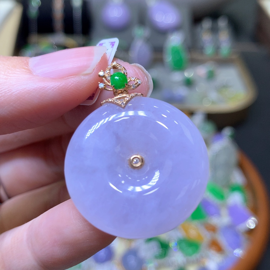 【闪购商品】翡翠颈饰18K金镶嵌翡翠吊坠项链