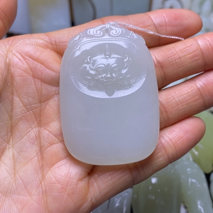 和田玉未镶嵌把件