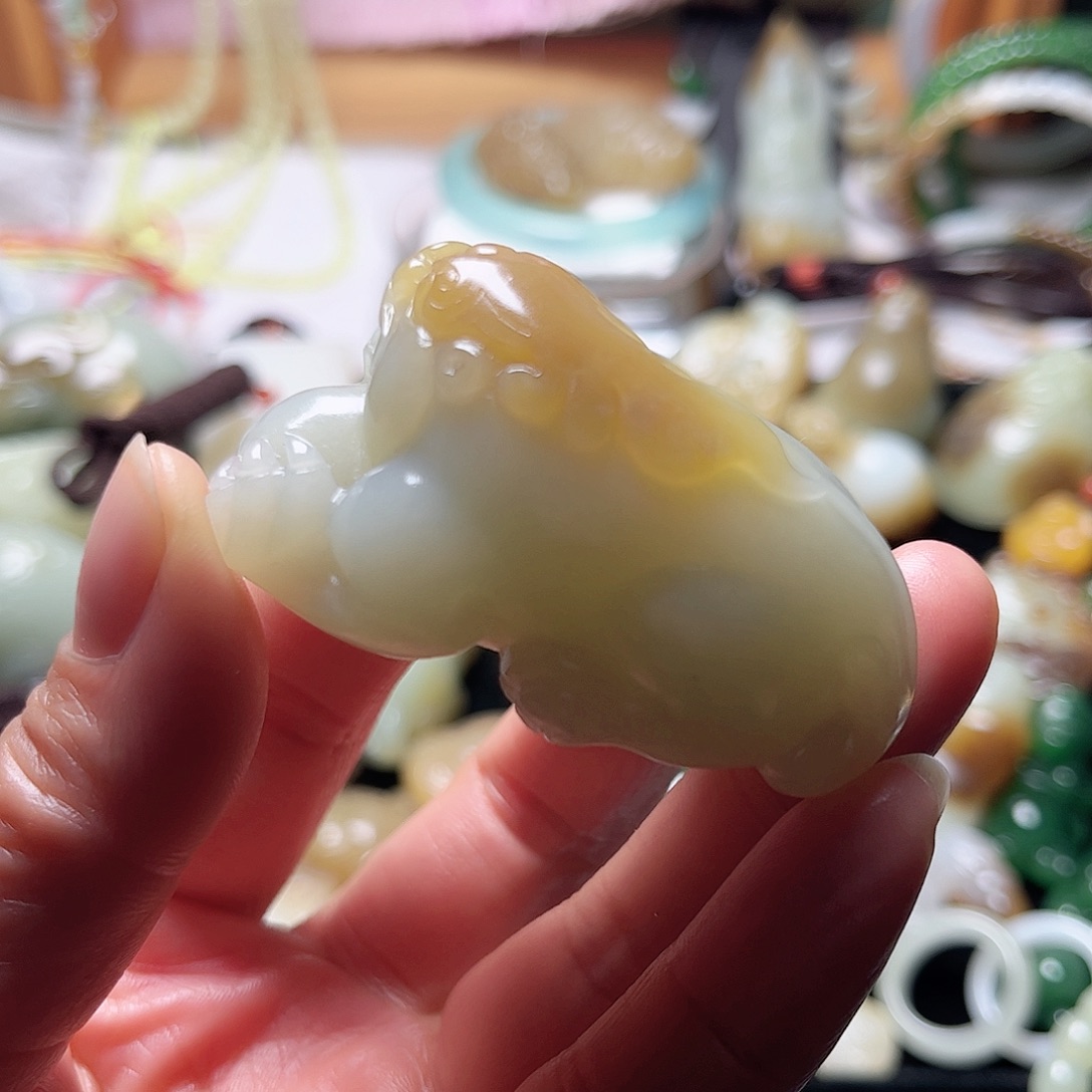 和田玉颈饰未镶嵌树****瓦