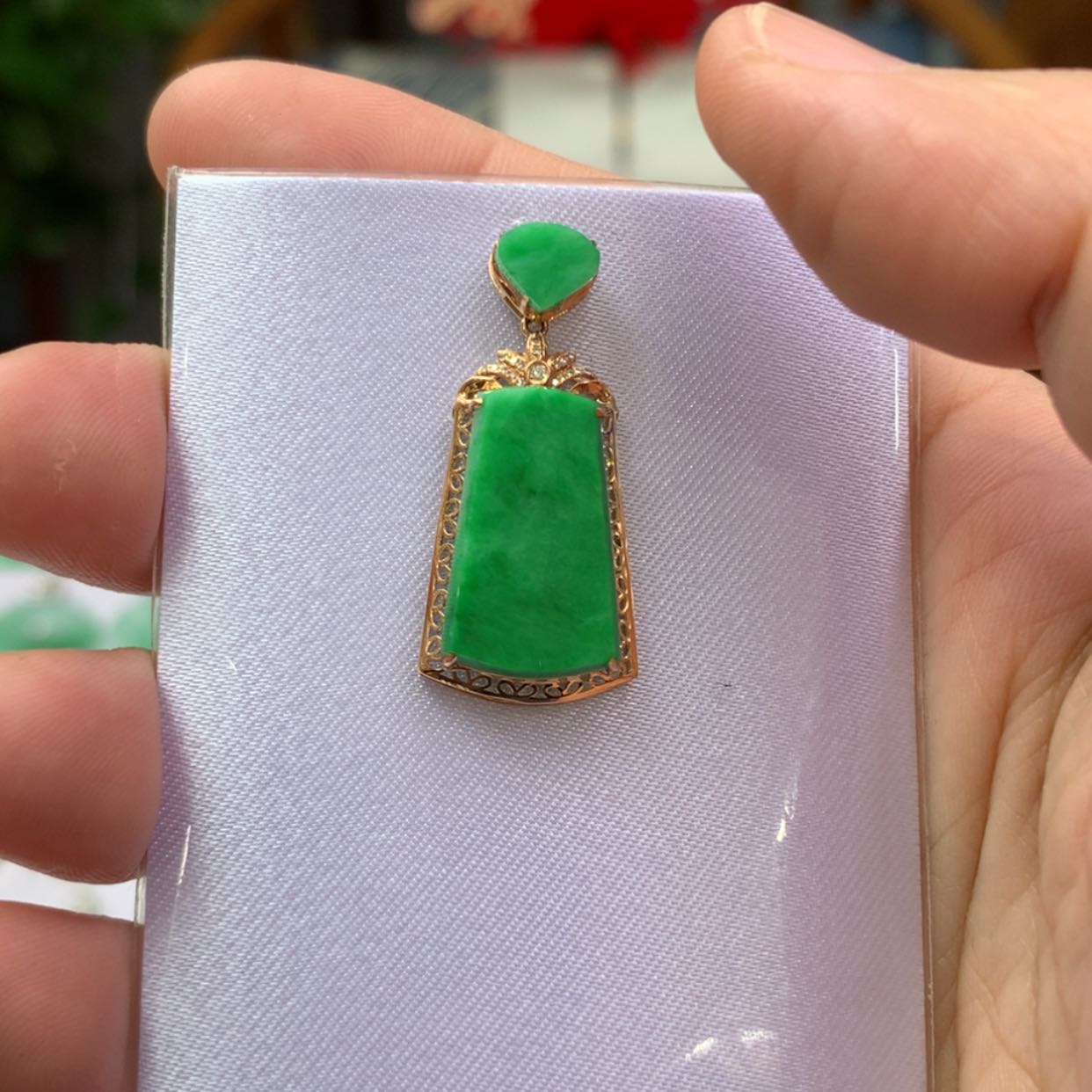 【闪购商品】翡翠颈饰18K金镶嵌翡翠首饰