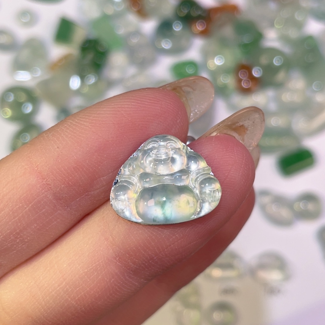 翡翠未镶嵌颈饰裸石