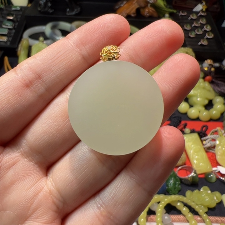 和田玉颈饰18K金镶嵌