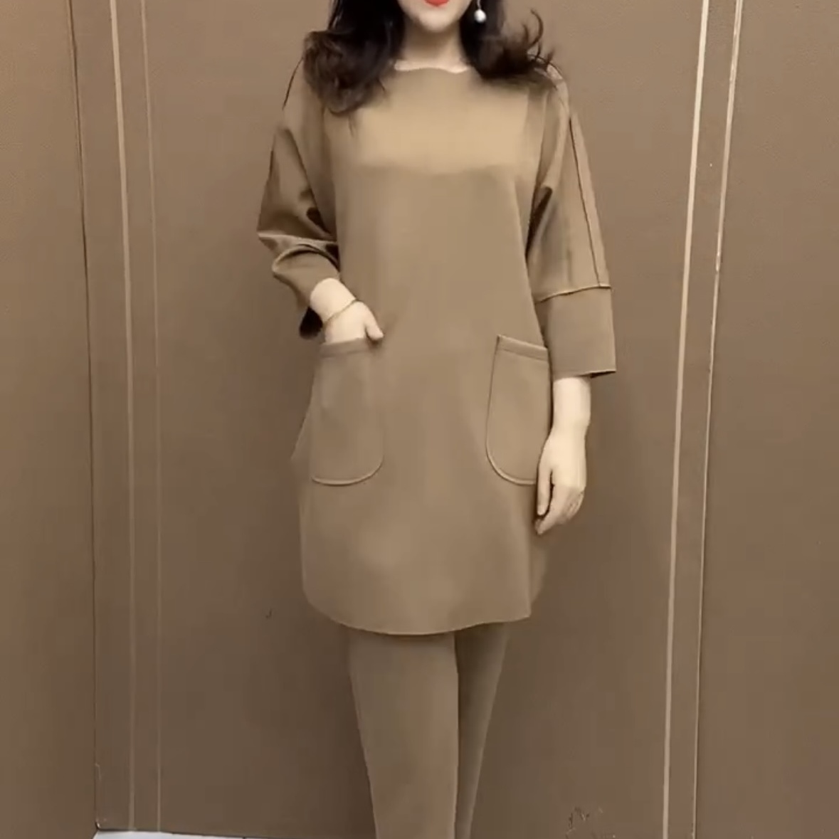 减龄洋气新款上衣加裤子气质时髦中长款大码春季妈妈装设计感套装