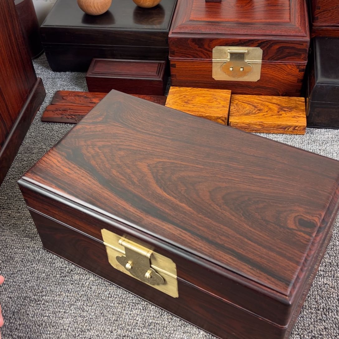 微凹黄檀（南美大红酸枝）30 18 12.5 全独板双层