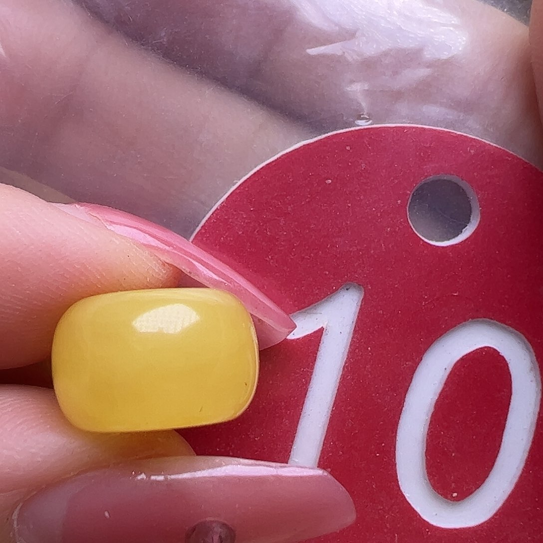 蜜蜡未镶嵌珠宝奇石微花粉12.3mm鸡油黄墩子