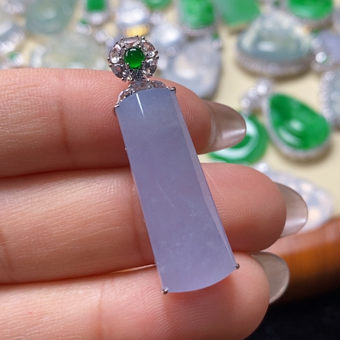 翡翠吊坠(赠链)18K金镶嵌