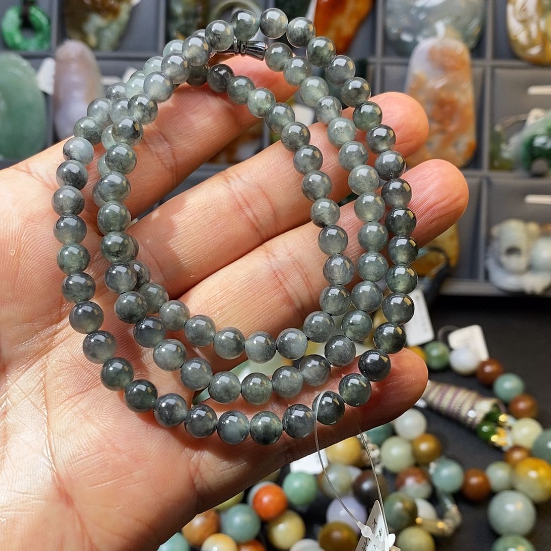 翡翠手串未镶嵌乌鸡