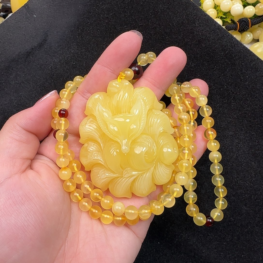 蜜蜡未镶嵌珠宝奇石