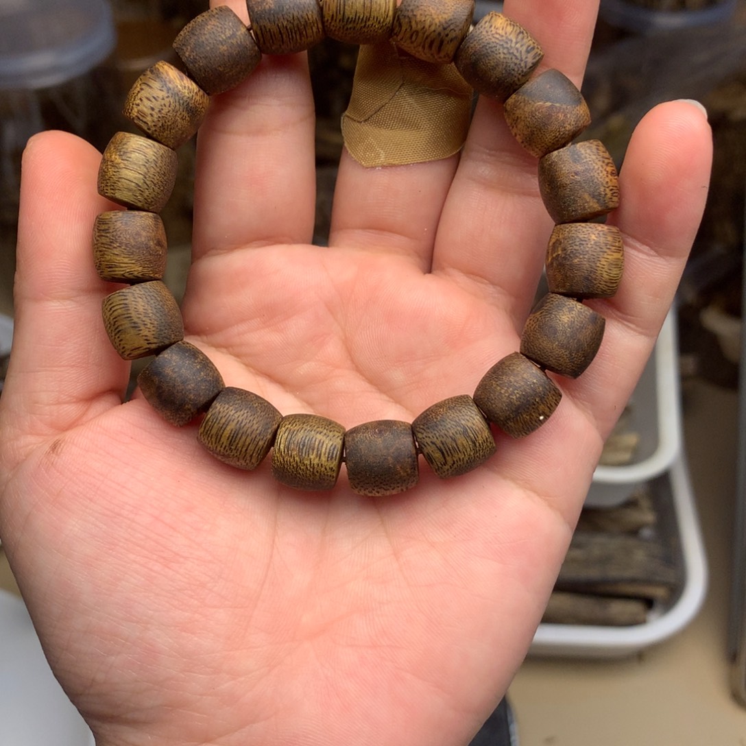 佰***告沉香碎屑沉香奇楠沉香西瓜叶1.1mm.11克