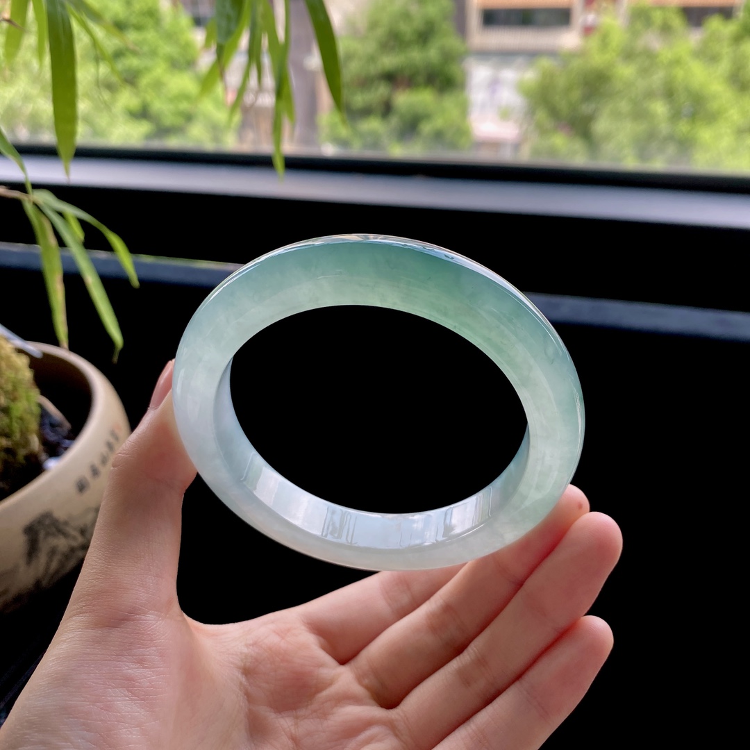 好色珠宝  圈口62缅甸老坑A货冰种蓝水正圈女款翡翠手镯