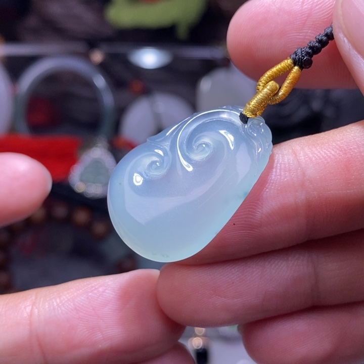 翡翠未镶嵌颈饰如意750