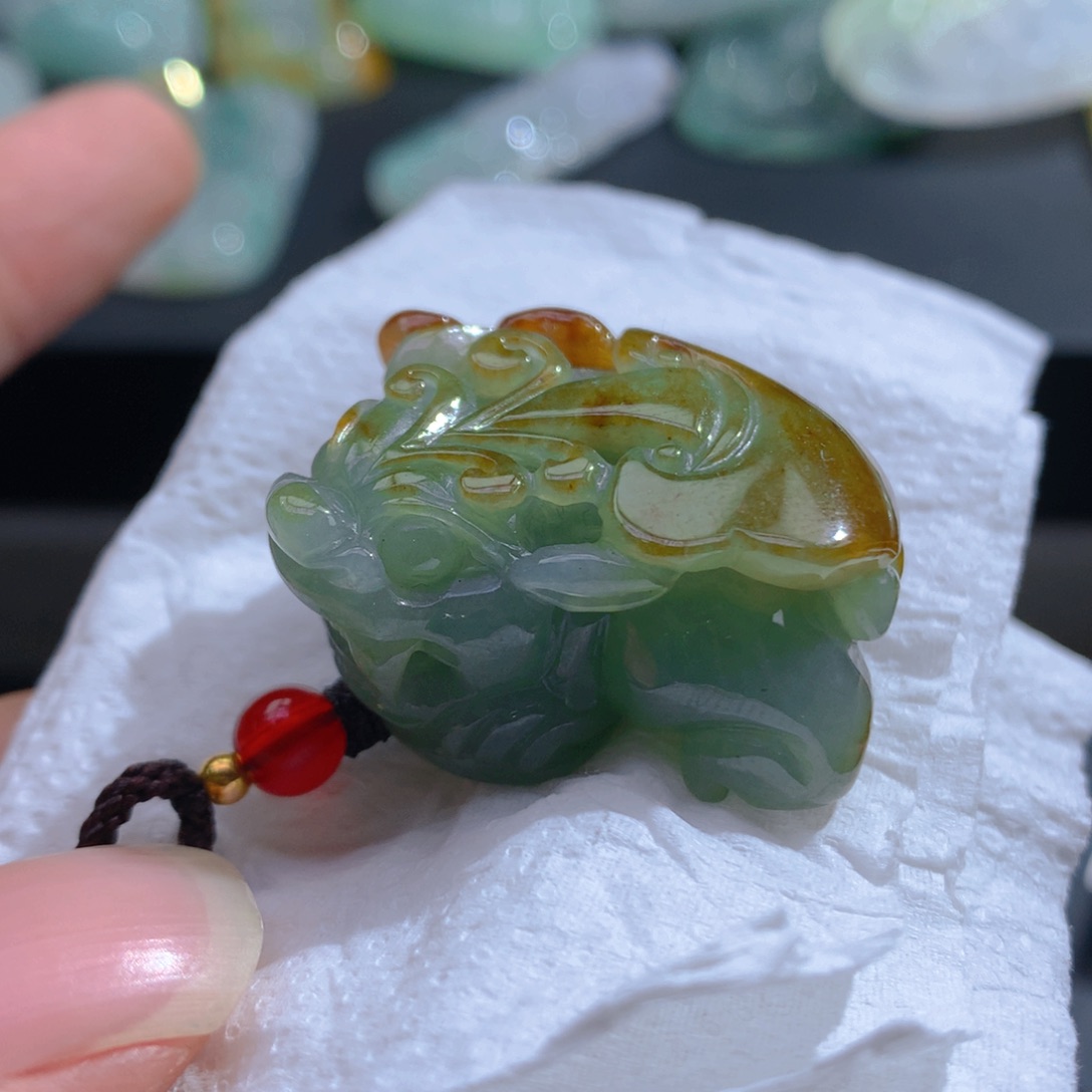 翡翠未镶嵌颈饰翡翠