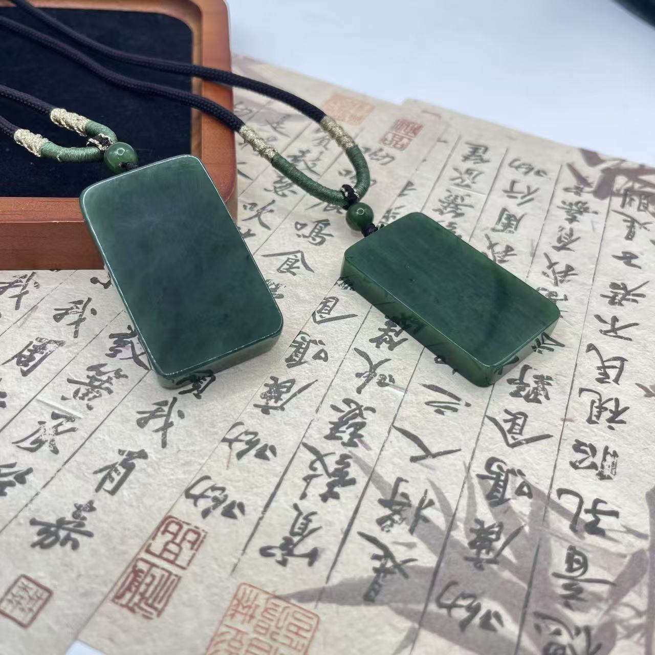 天然和田玉 质地温润无事牌吊坠 多样性发货 拍一发一 H290