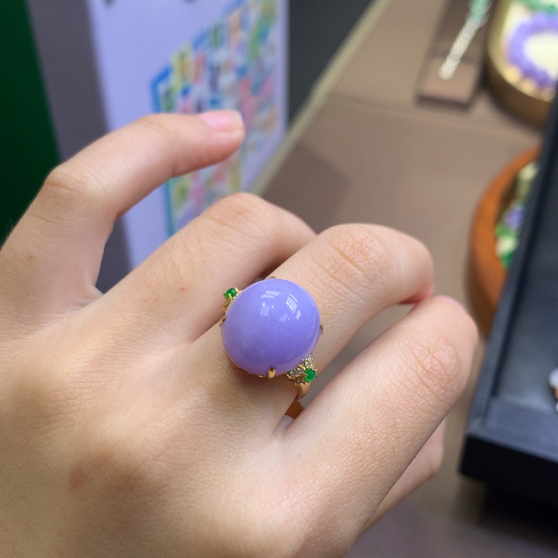 翡翠18K金镶嵌颈饰翡翠