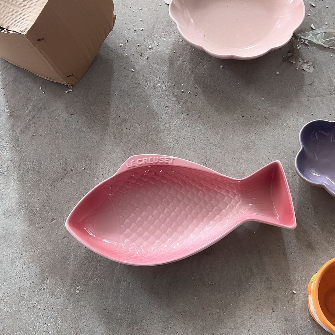 陶瓷  大鱼 浅粉色色色色