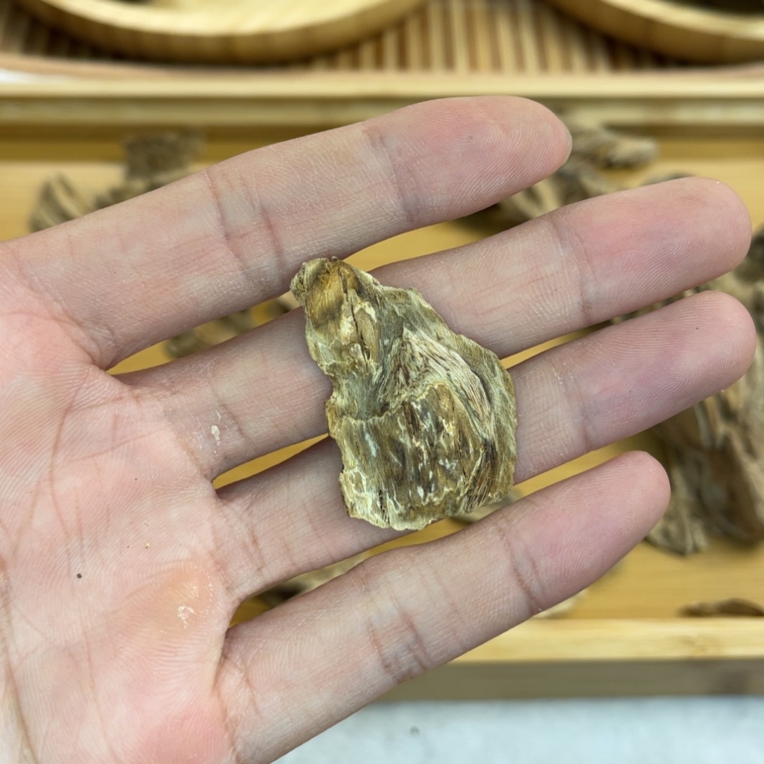 沉香沉香碎屑香港虎斑棋0.52克