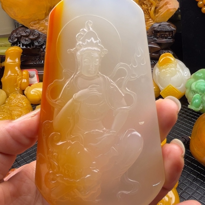 石英质玉（黄龙玉）挂件合金