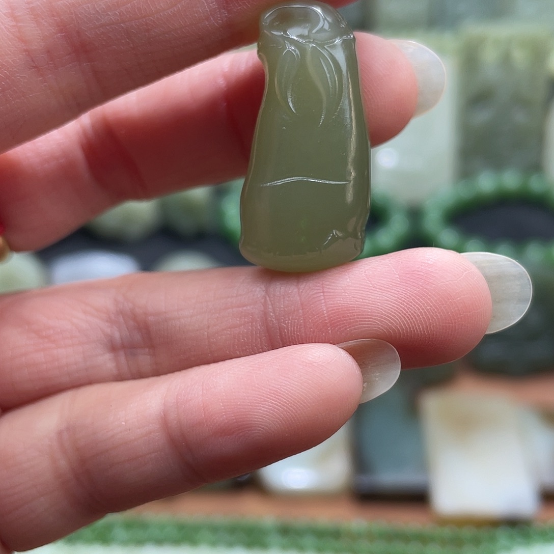 和田玉未镶嵌吊坠(不含链)