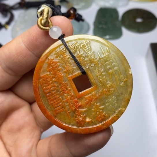 翡翠未镶嵌颈饰翡翠