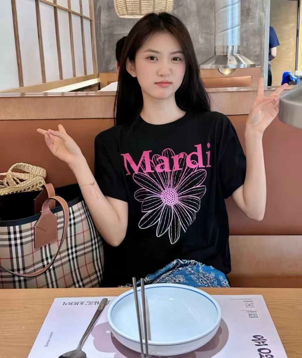 小慧 韩系小众设计款雏菊花朵字母印花圆领休闲短袖KI38