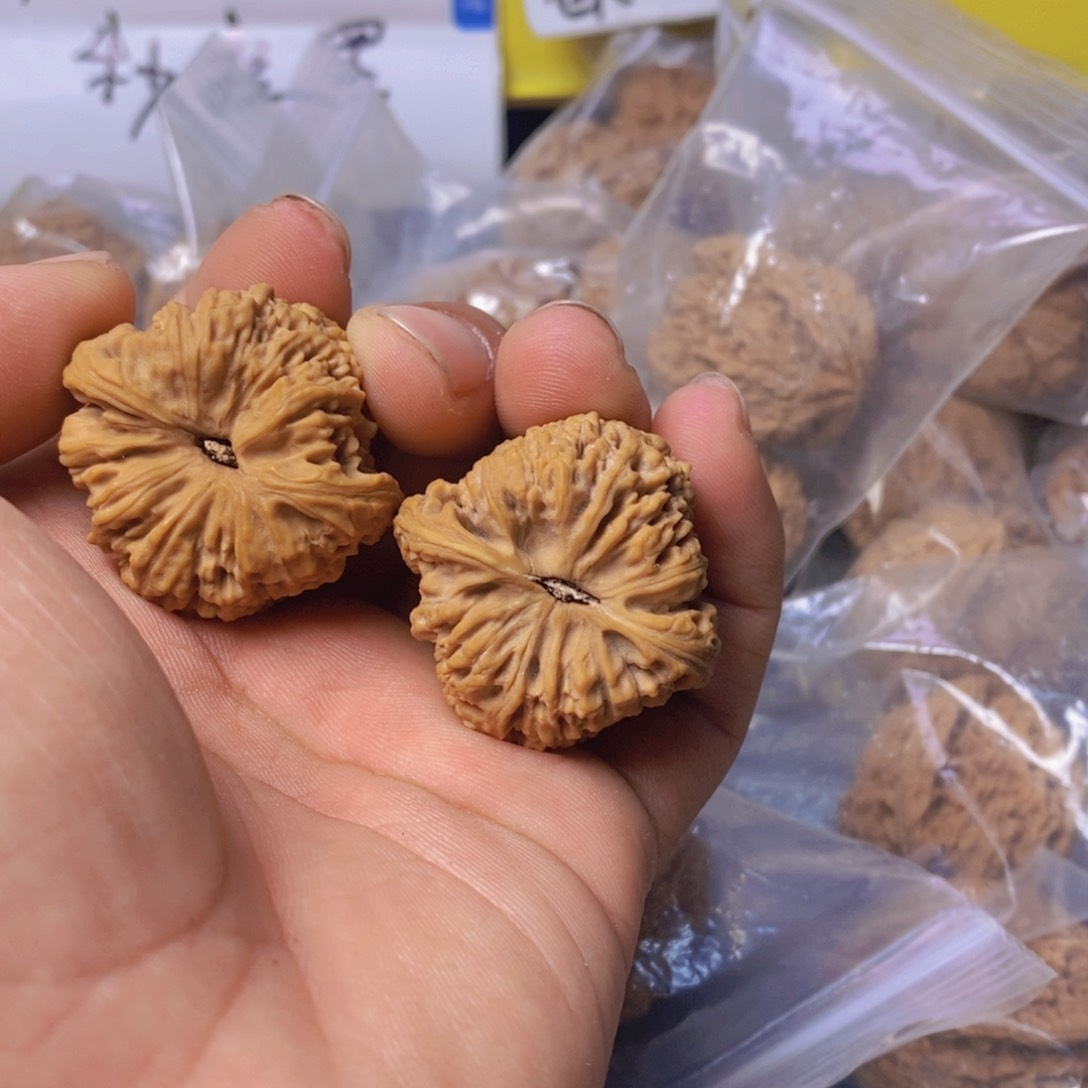 阿*西文玩和他的南疆石有色差012