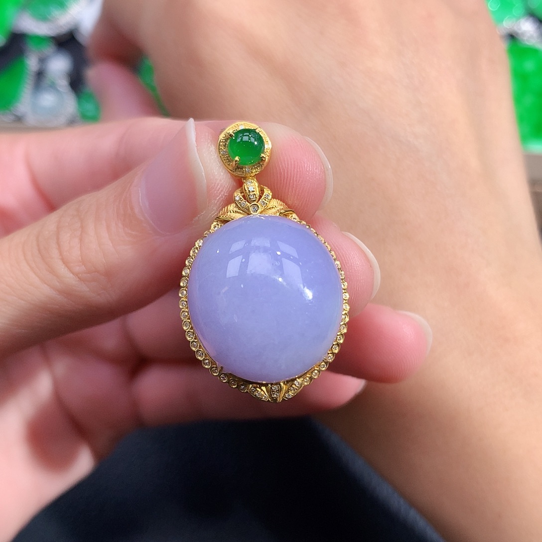 翡翠18K金镶嵌颈饰