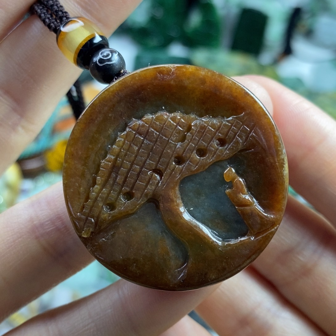 翡翠颈饰未镶嵌吊坠