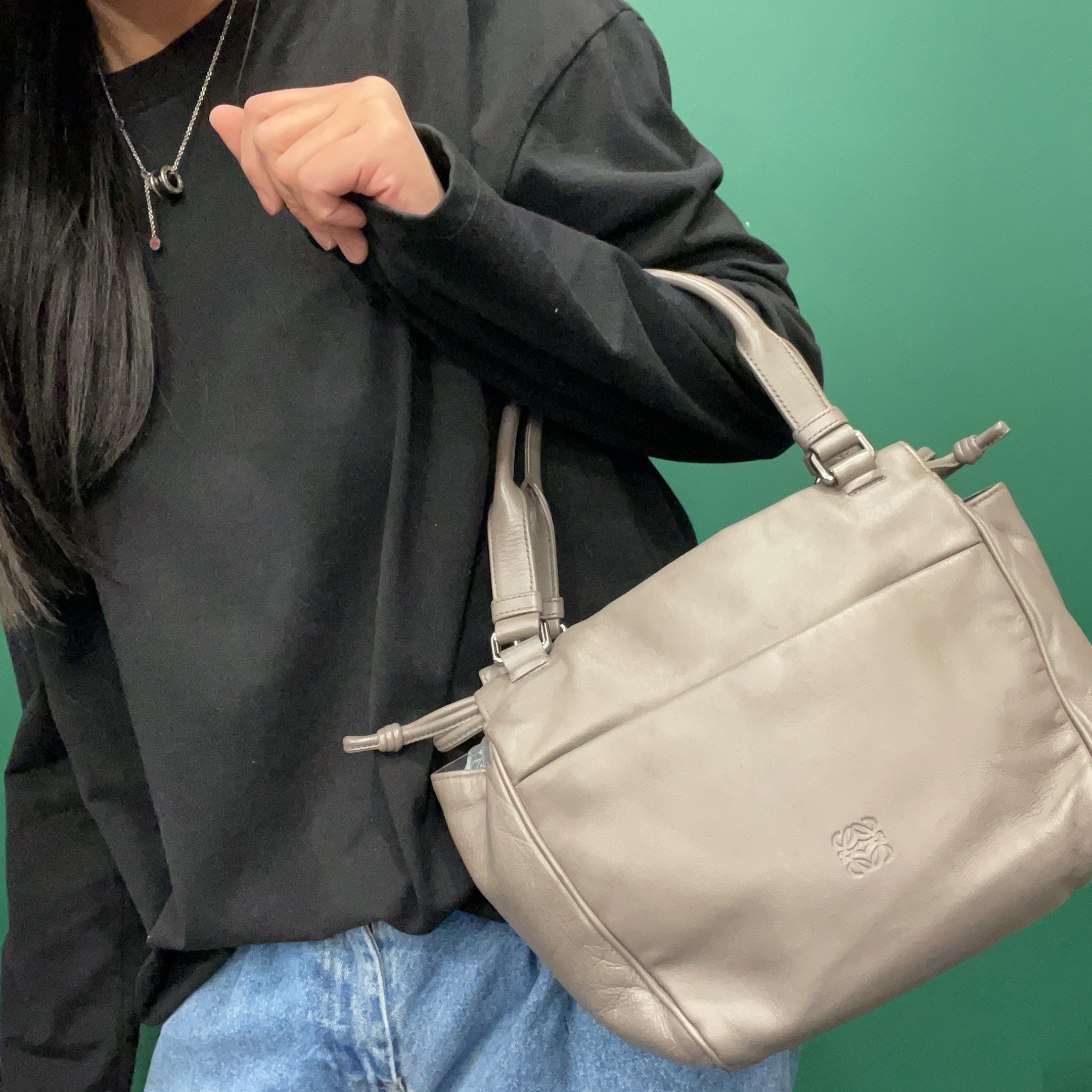 95新 LOEWE/罗意威 【KK】 25PP08 大象灰抽绳手提单肩包