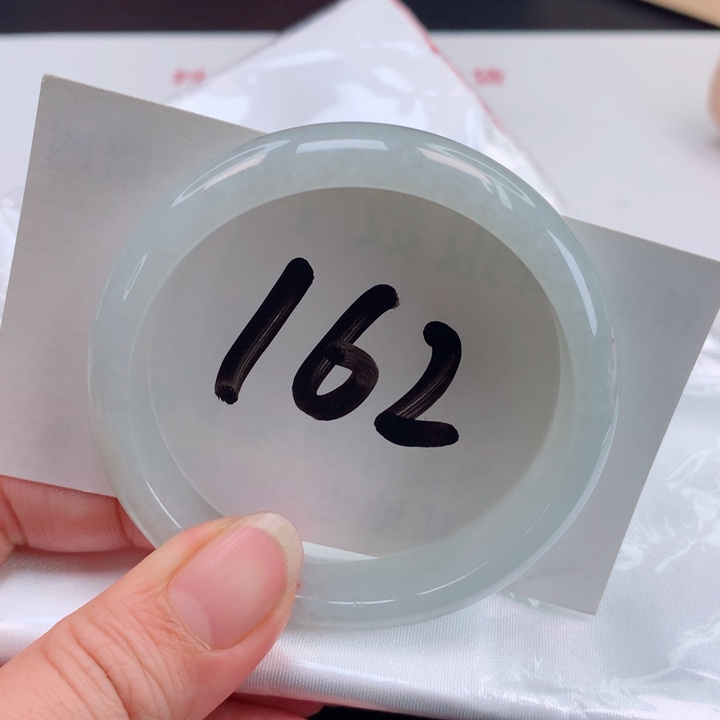 翡翠手镯未镶嵌正