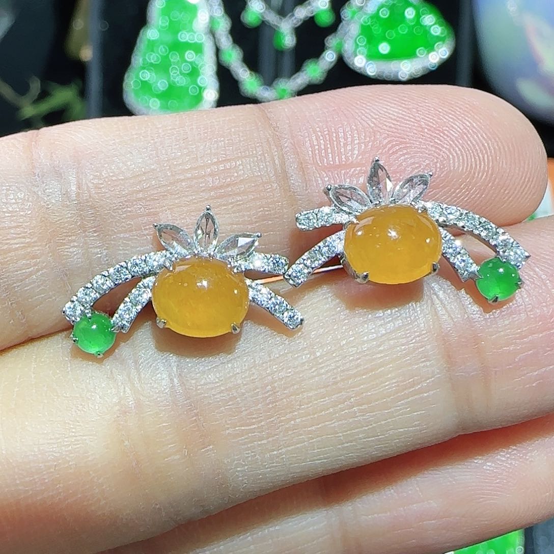 翡翠吊坠(不含链)18K金镶嵌