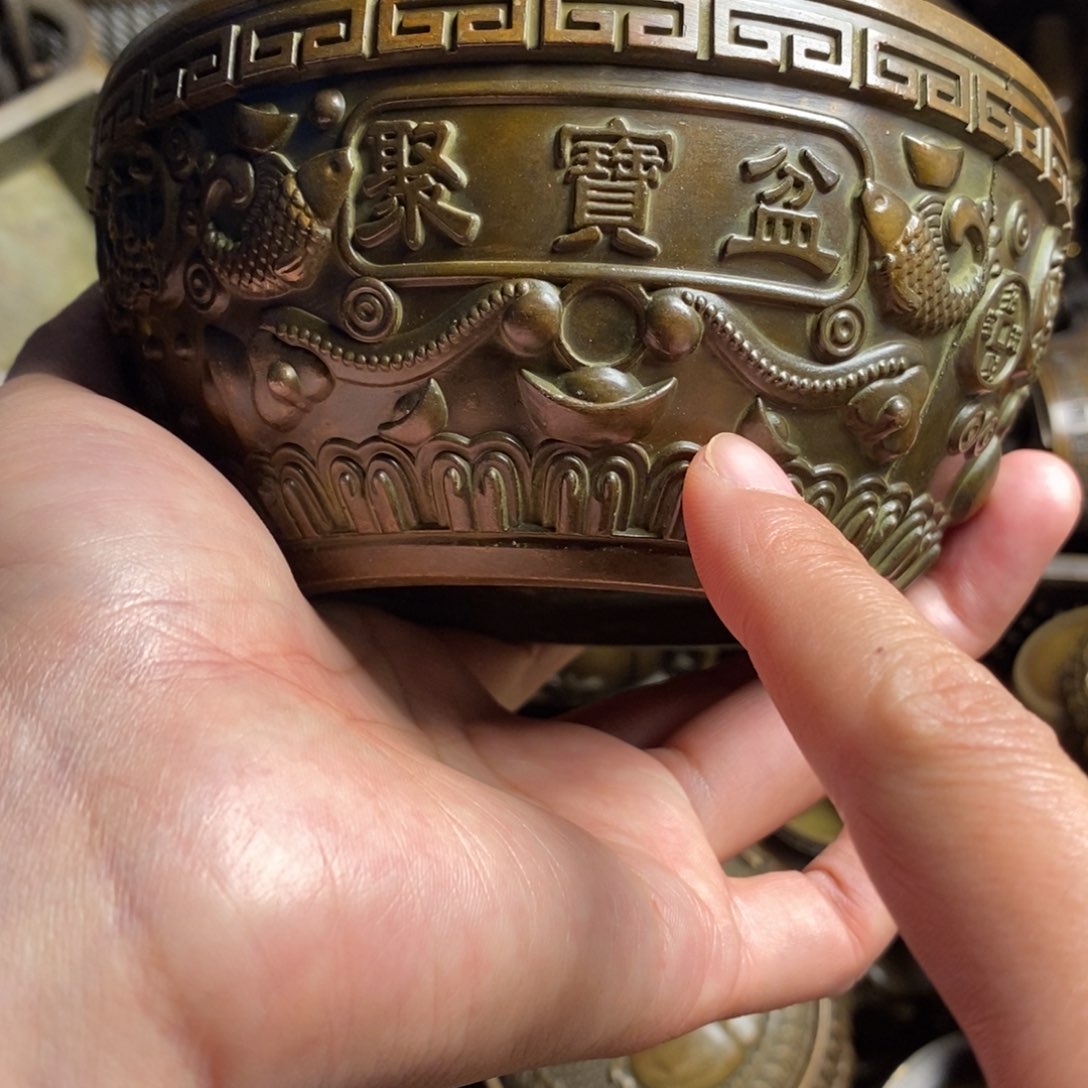 精美铜器做工精良