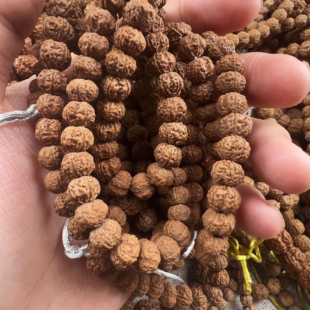 吊坠金刚菩提8m，老树梅花，高油高密秒沉水，两条装