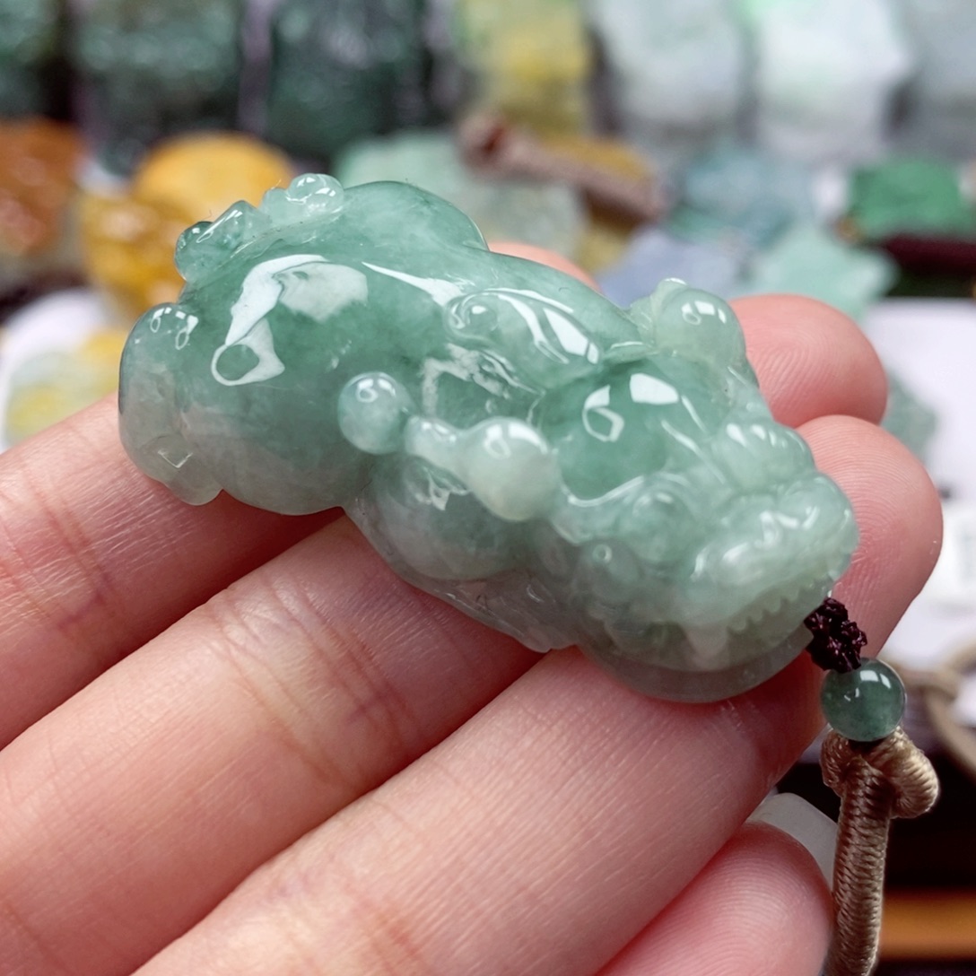 翡翠颈饰未镶嵌翡翠