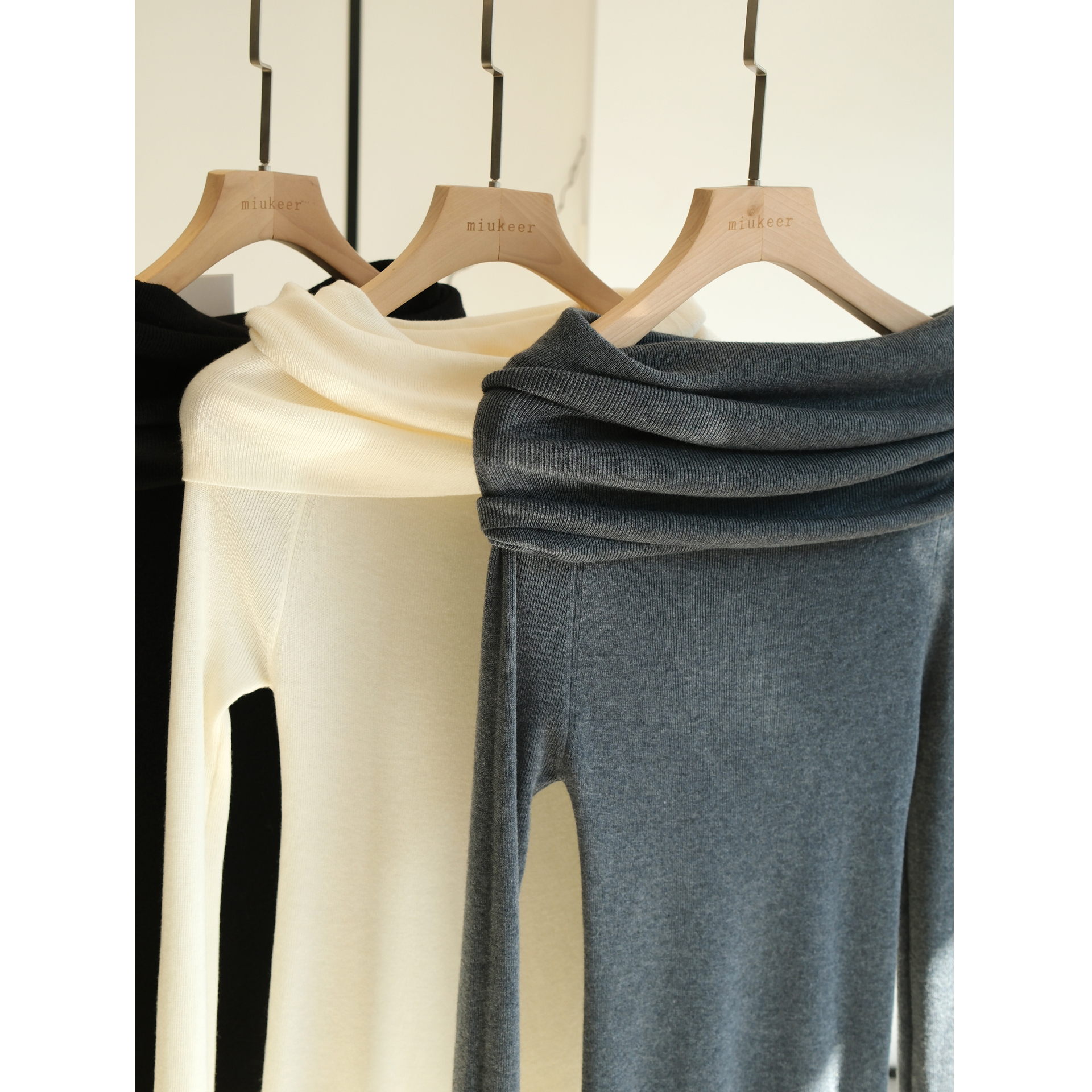 超细羊毛气质一字领修身显瘦打底衫 斜肩长袖内搭上衣 秋冬针织衫