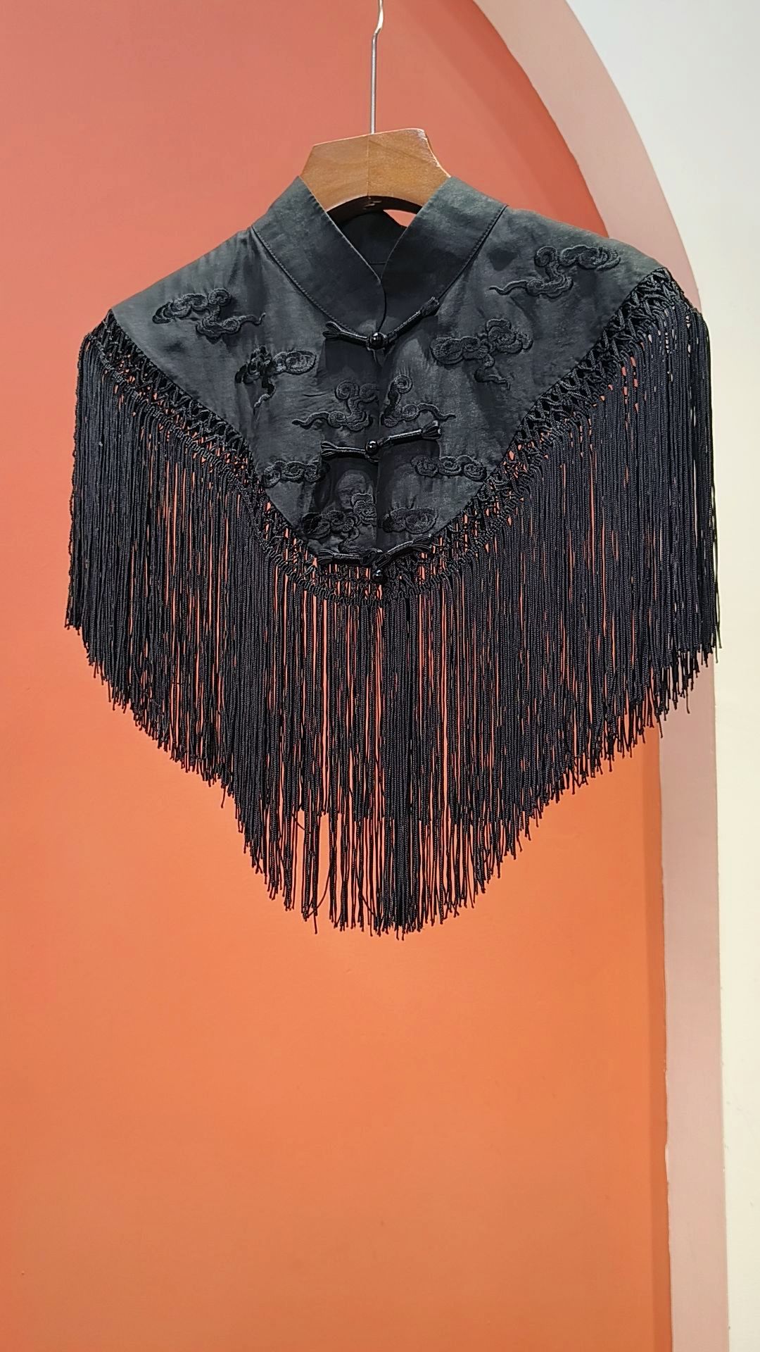 流苏盘扣刺绣云肩