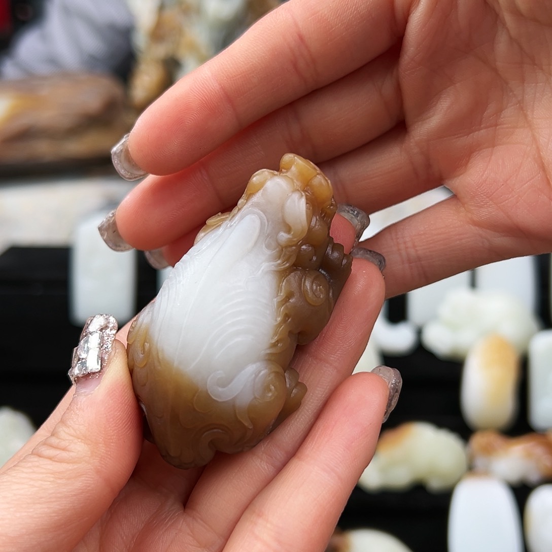 和田玉颈饰未镶嵌快*