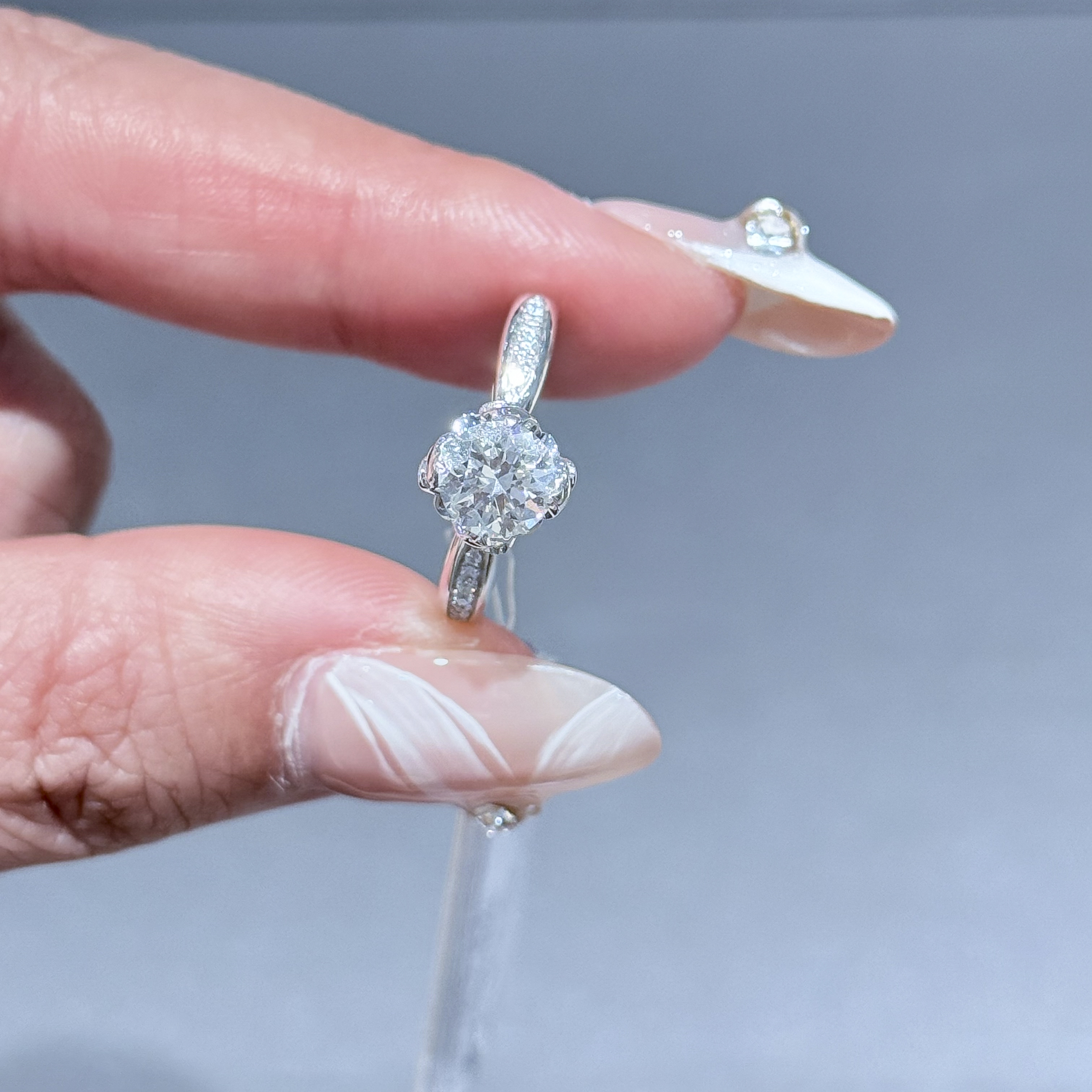 品牌撤柜天然钻 18k 1克拉花苞 高色高净 时尚经典款钻戒戒指