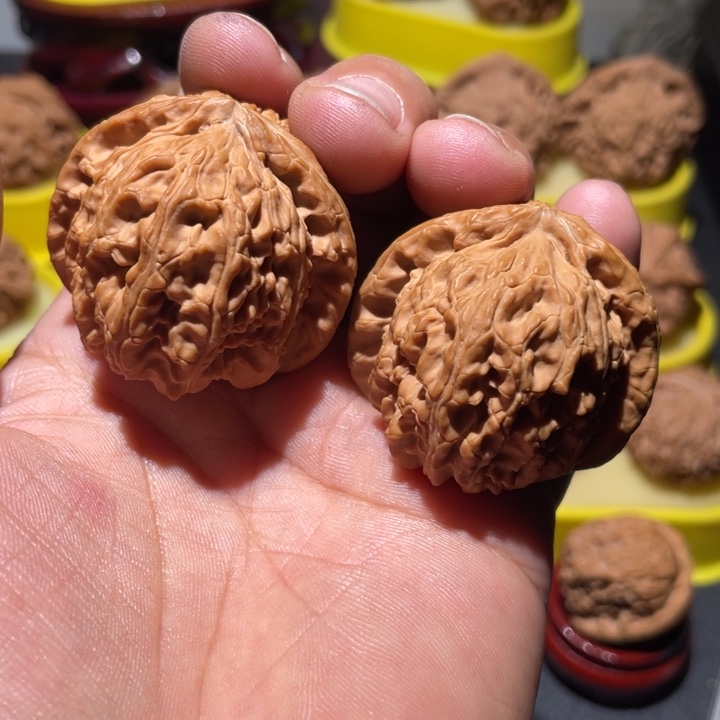 桃核吊坠白狮子全品