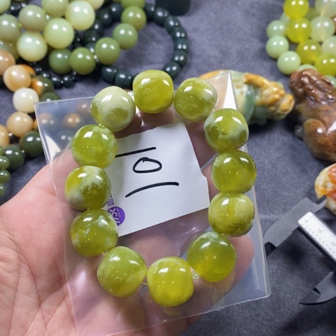 未镶嵌蛇纹石玉手链