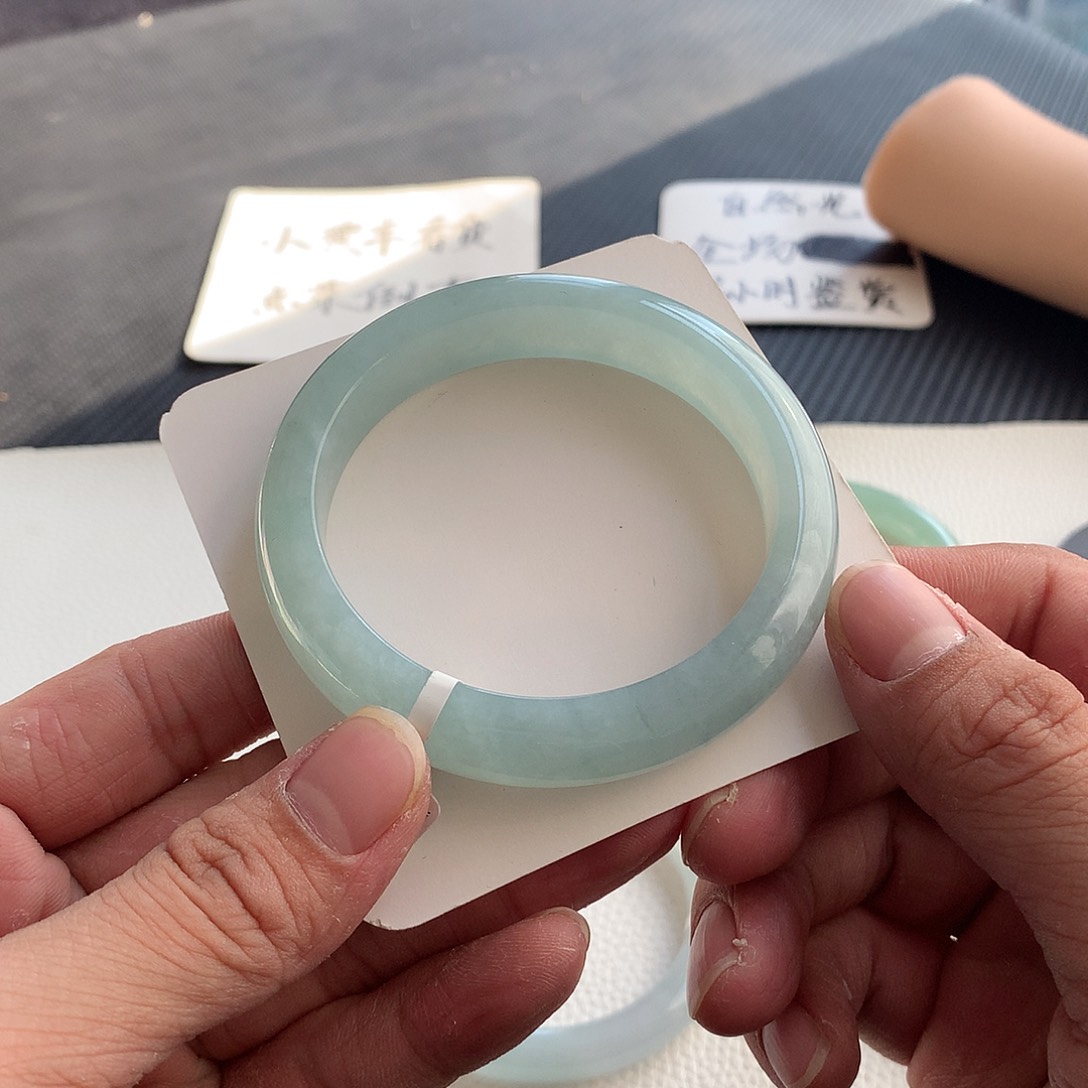 翡翠手镯未镶嵌19号 55.6