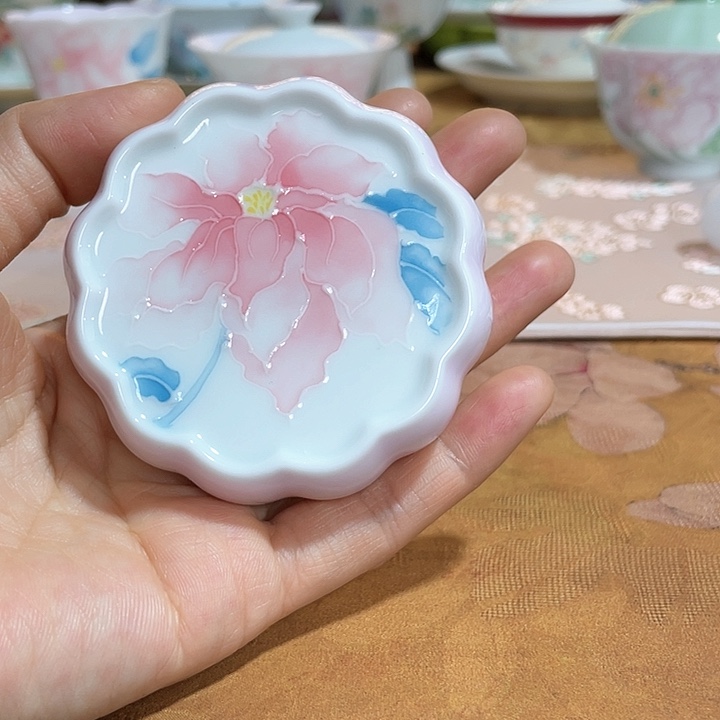 【闪购商品】国色惊城云朵盖置哈哈哈