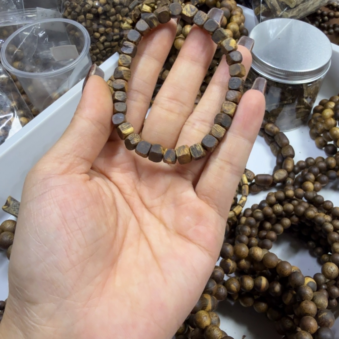 沉香沉香碎屑沉香奇楠沉水浮小方糖