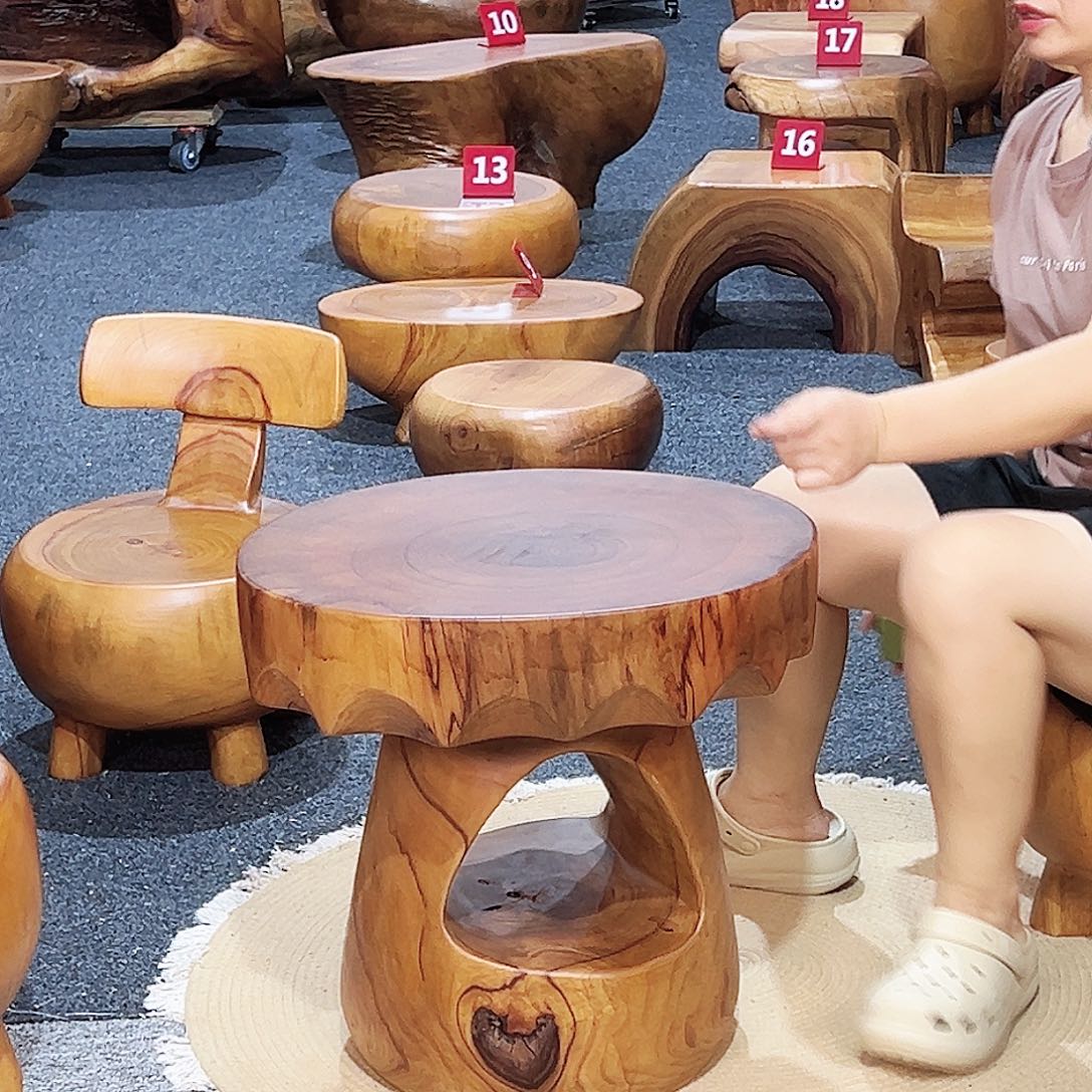 43 号香樟木尺寸：49-44-47cm
