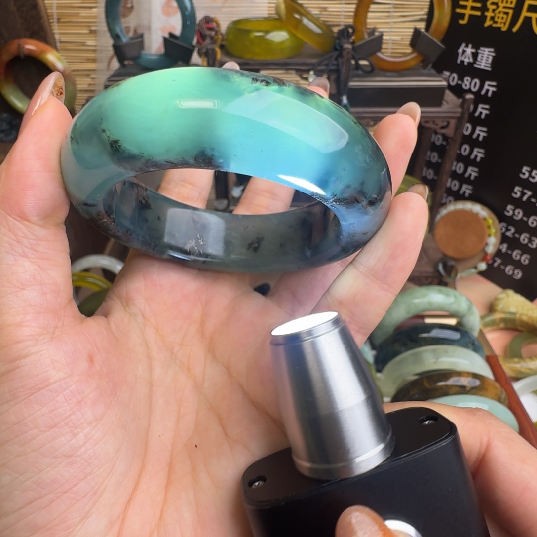 向***生岫玉未镶嵌手镯默认微瑕无科技