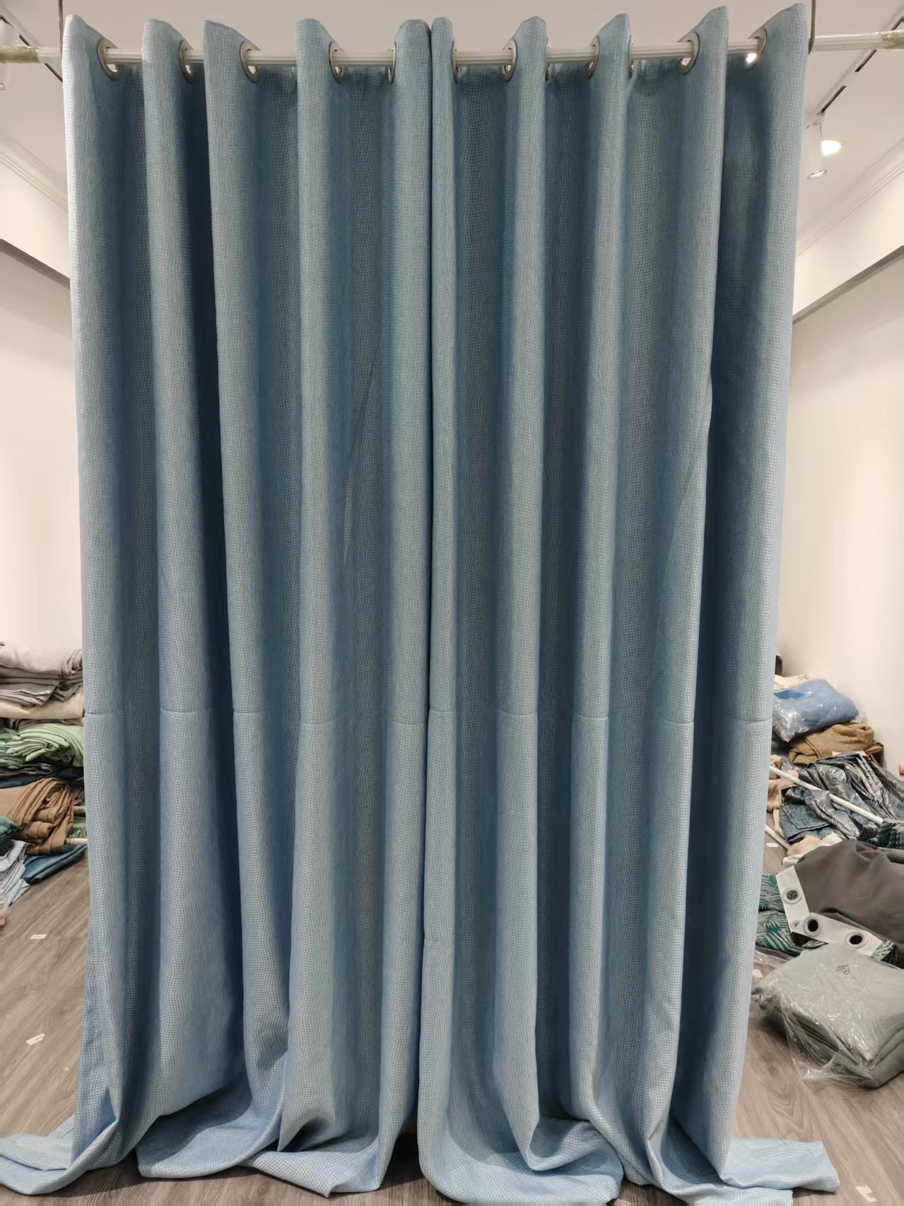 02成品窗帘清货宽4米对开高度2.7一套（两片2米）