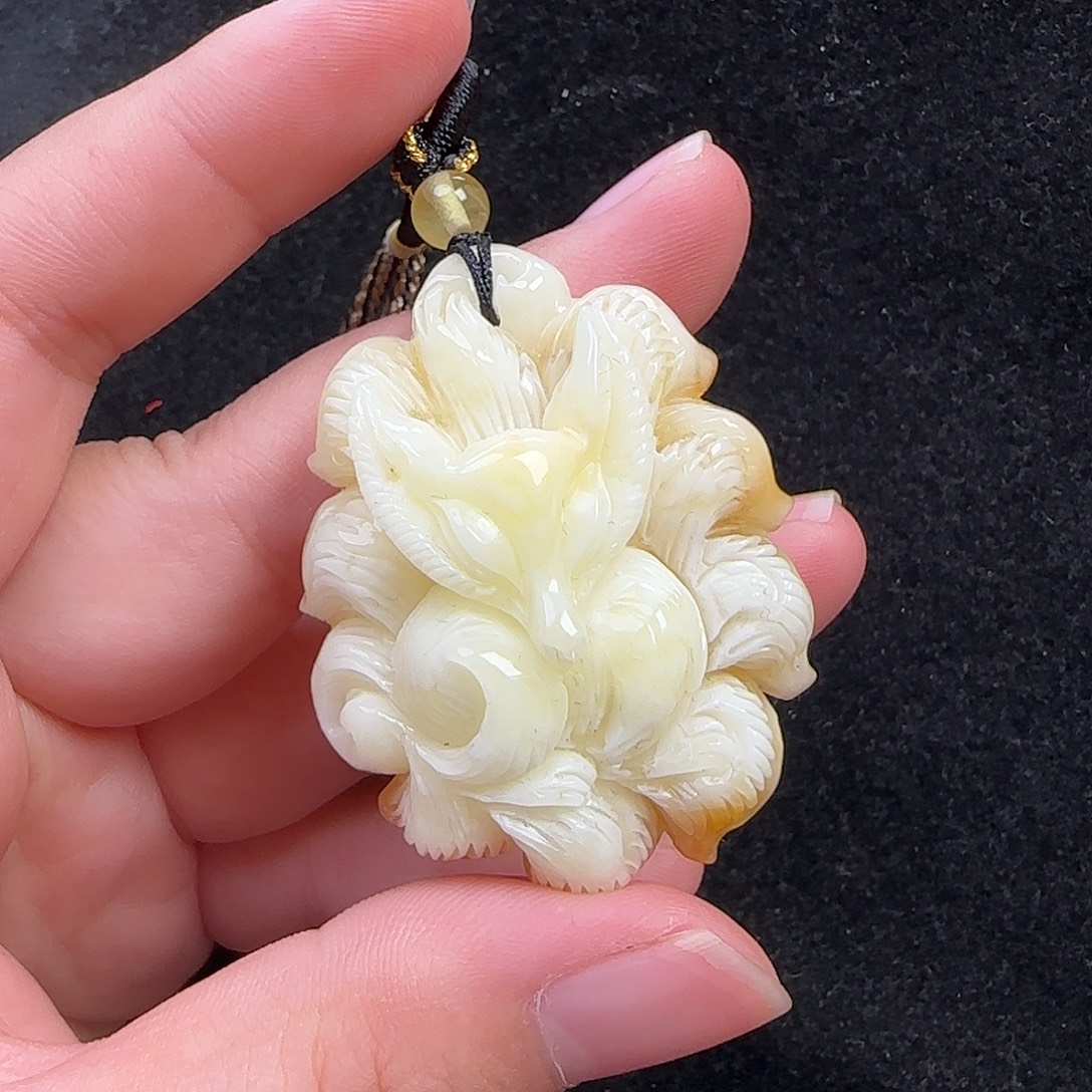 蜜蜡未镶嵌珠宝奇石